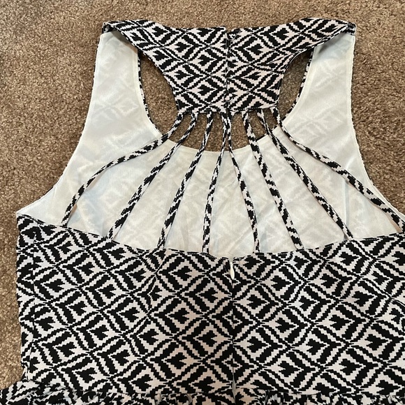 buttons Dresses & Skirts - Black and White dress. Size large. Brand is Buttons